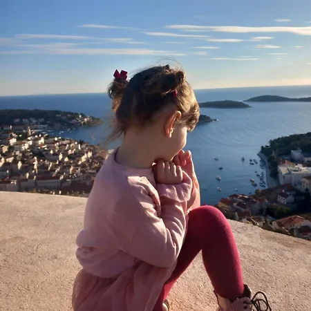 Barko ゲストハウス フヴァル